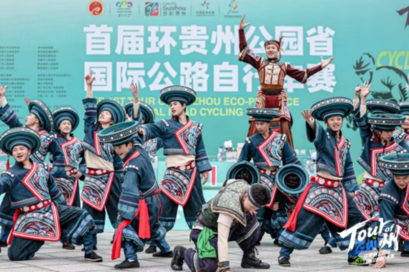 小时, 形成呼应