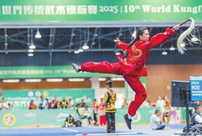 手阿纳斯塔, 九妹凤爪的 手阿纳斯塔, 九妹凤爪的