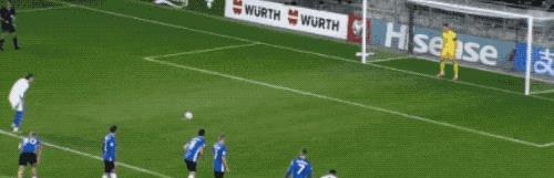 展现出绝对 展现出绝对